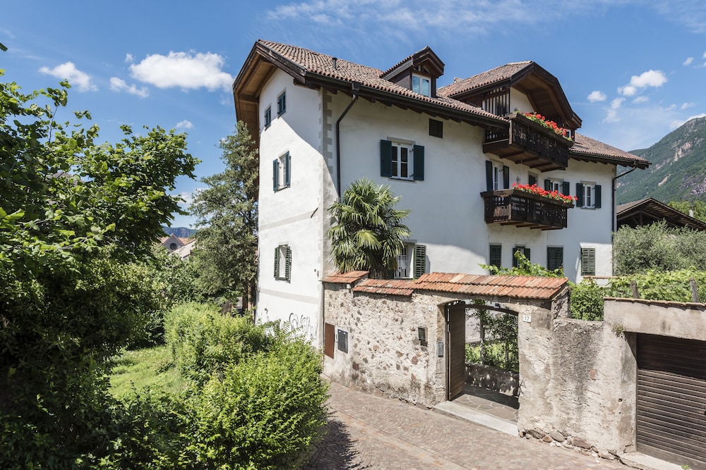 Hotel Tyrol — Ora