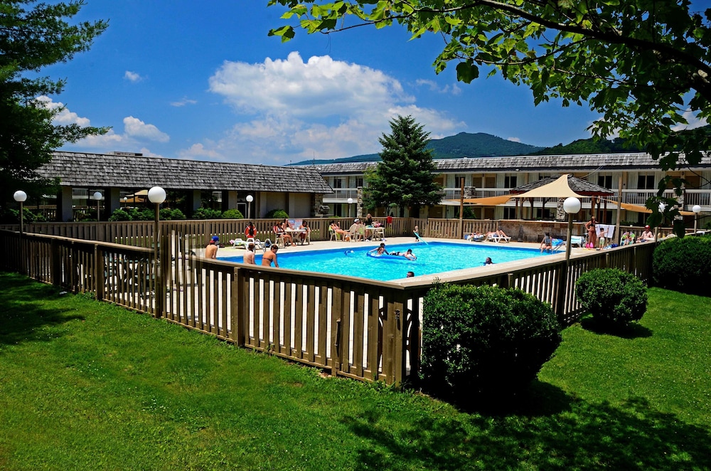Best Western Mountain Lodge at Banner Elk - photo 21