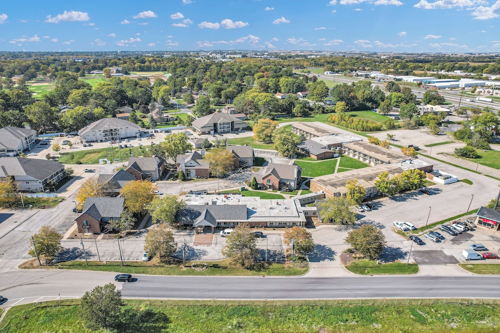 Eastlake Suites Hotel & Conference Center By OYO Urbana - photo 145