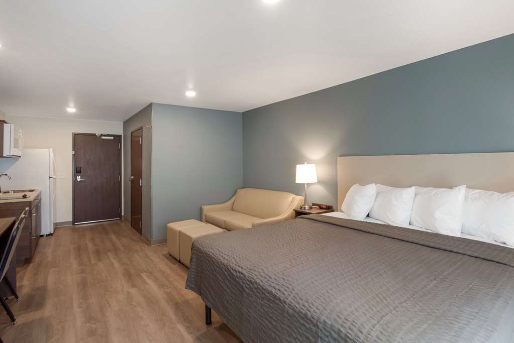 WoodSpring Suites Colorado Springs North Air Force Academy - photo 9