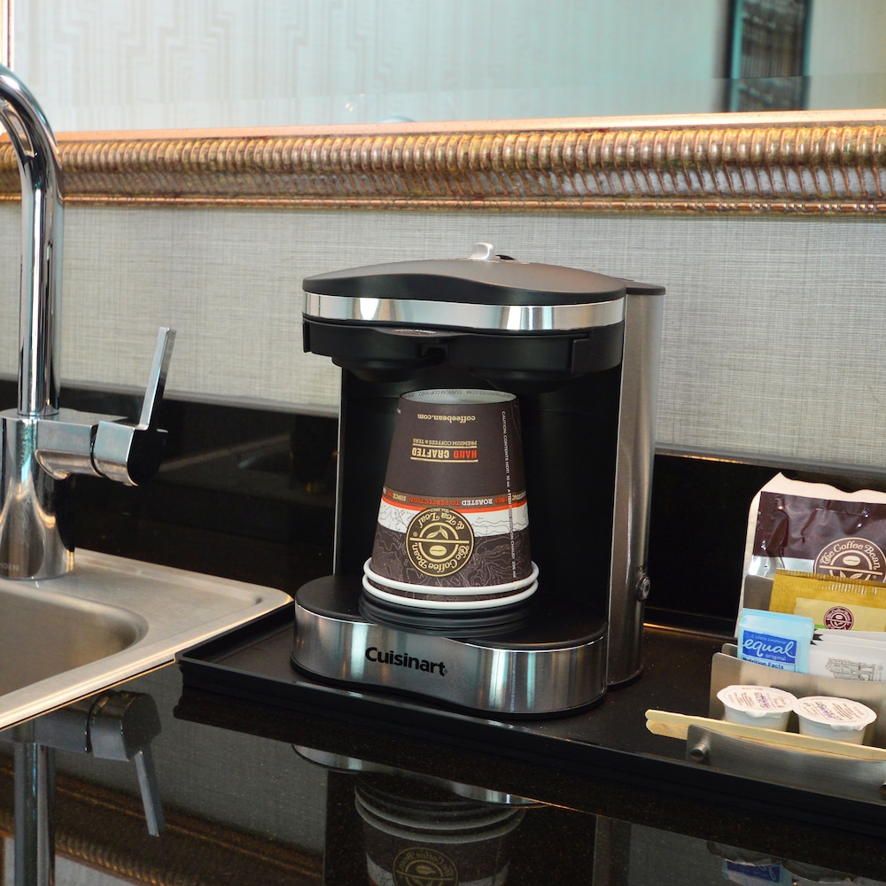 Doubletree by Hilton Newark Fremont - photo 10