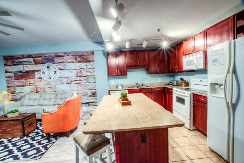 Laketown Wharf Resort 416 By Aneliya - photo 11