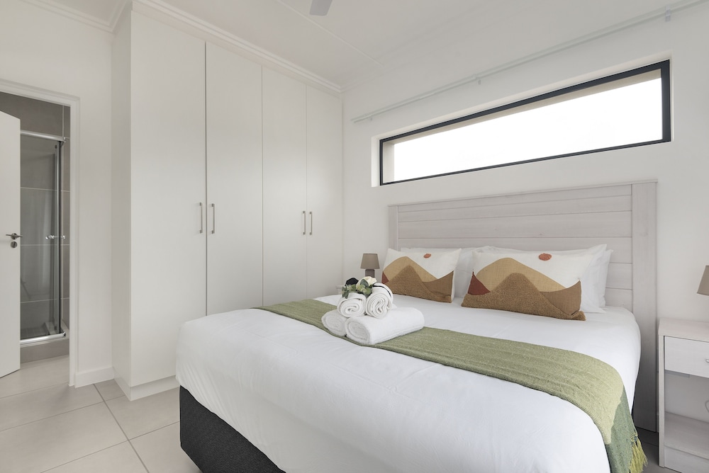 159 Ballito Village 2 Bedroom Unit — 4-Star Luxury Hotel in Ballito, South Africa
