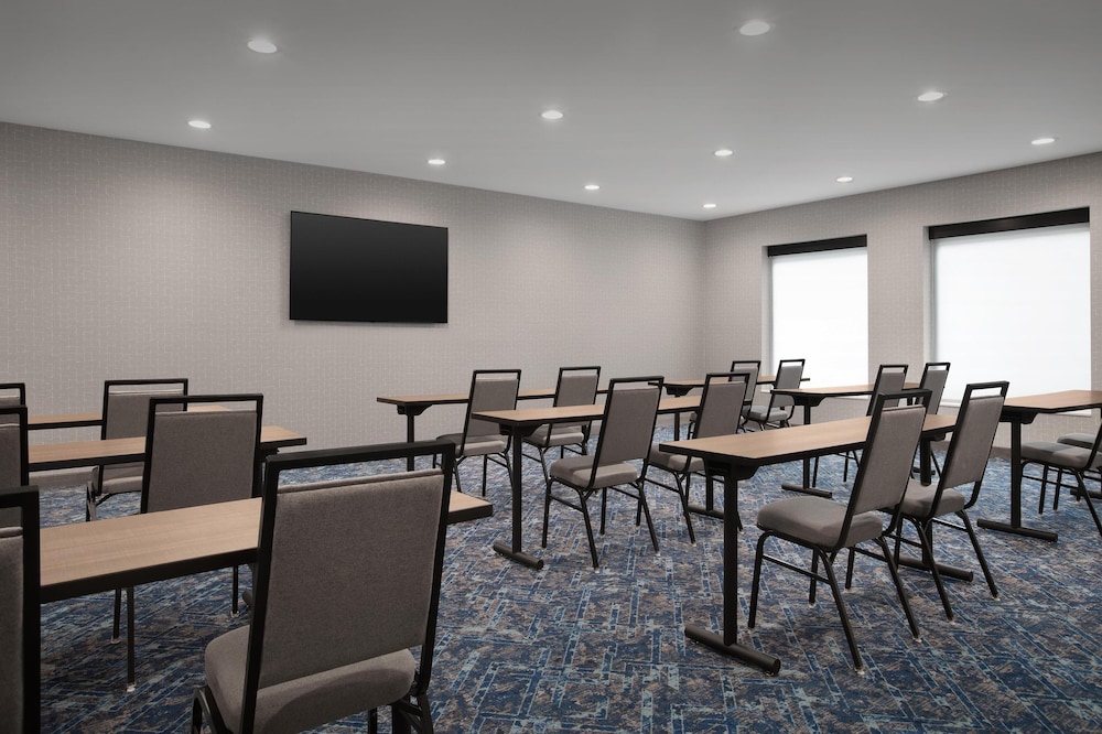 Home2 Suites by Hilton Lakeland North I 4 - photo 33
