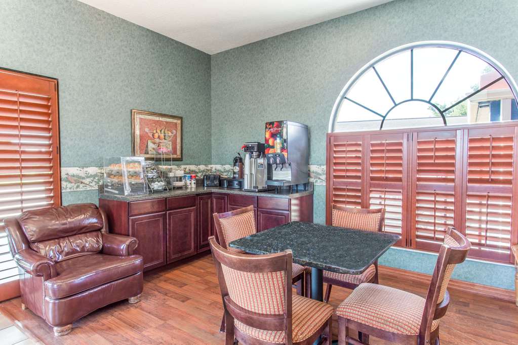 Knights Inn Arcadia - photo 14