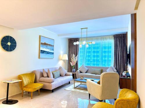 Appartement raffiné en plein coeur de Tanger Proche Gare TGV Plage Corniche & Mall WIFI IPTV AC — 4-Star Luxury Hotel in Tangier, Morocco