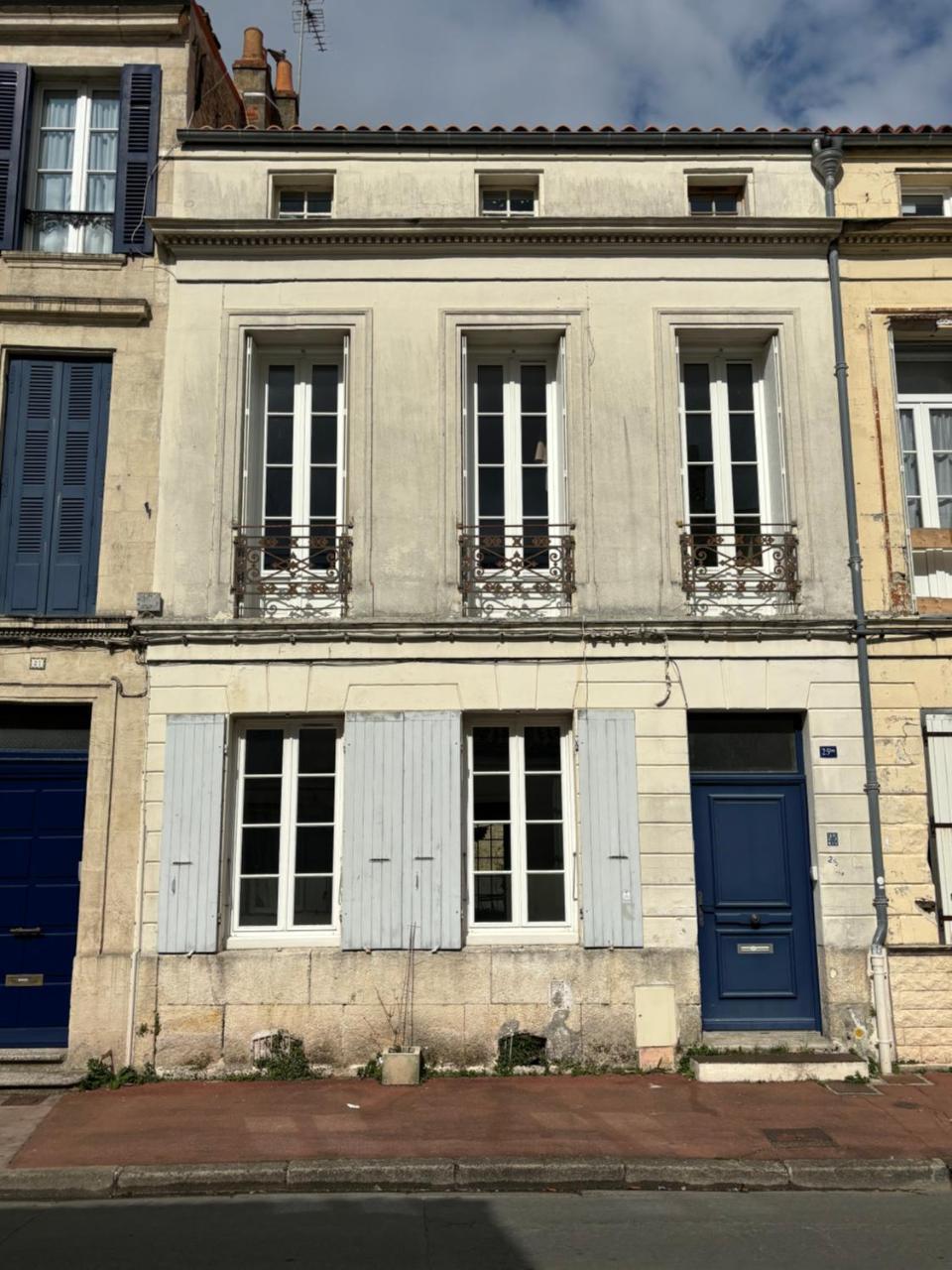 Maison Familiale En Centre Ville — 4-Star Luxury Hotel in Rochefort, France