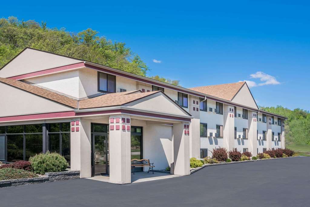 Baymont By Wyndham Mankato — Mankato