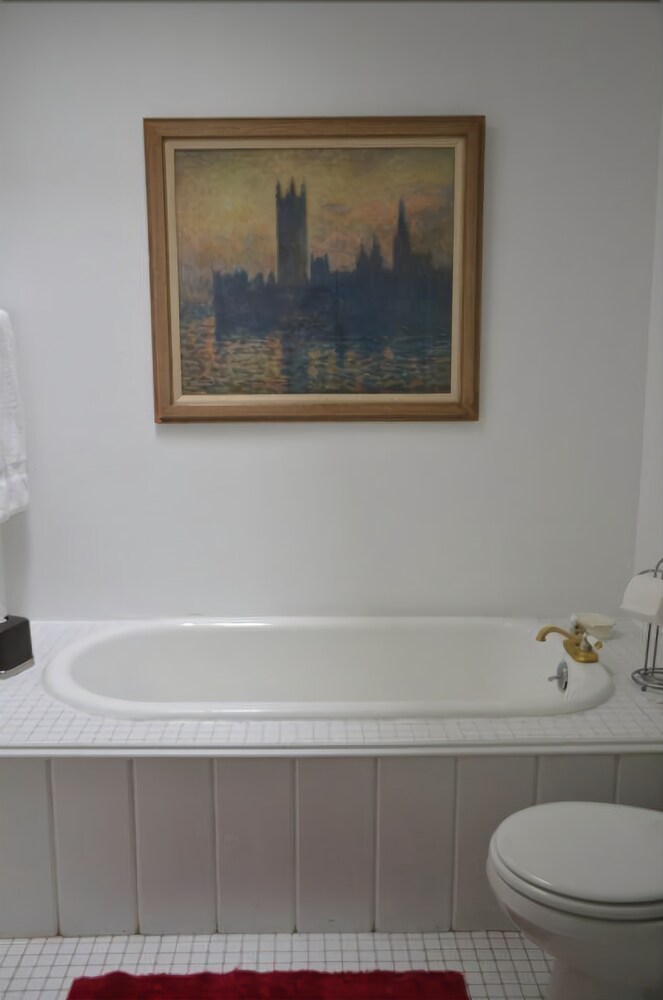Thornewood Inn & Restaurant - photo 25