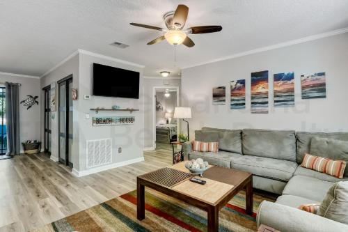 Dog Friendly Fully Fenced Boat or Jet Ski Pad for up to 24 Feet Fruit Trees 1 Week Required — 4-Star Luxury Hotel in Fernandina Beach, United States