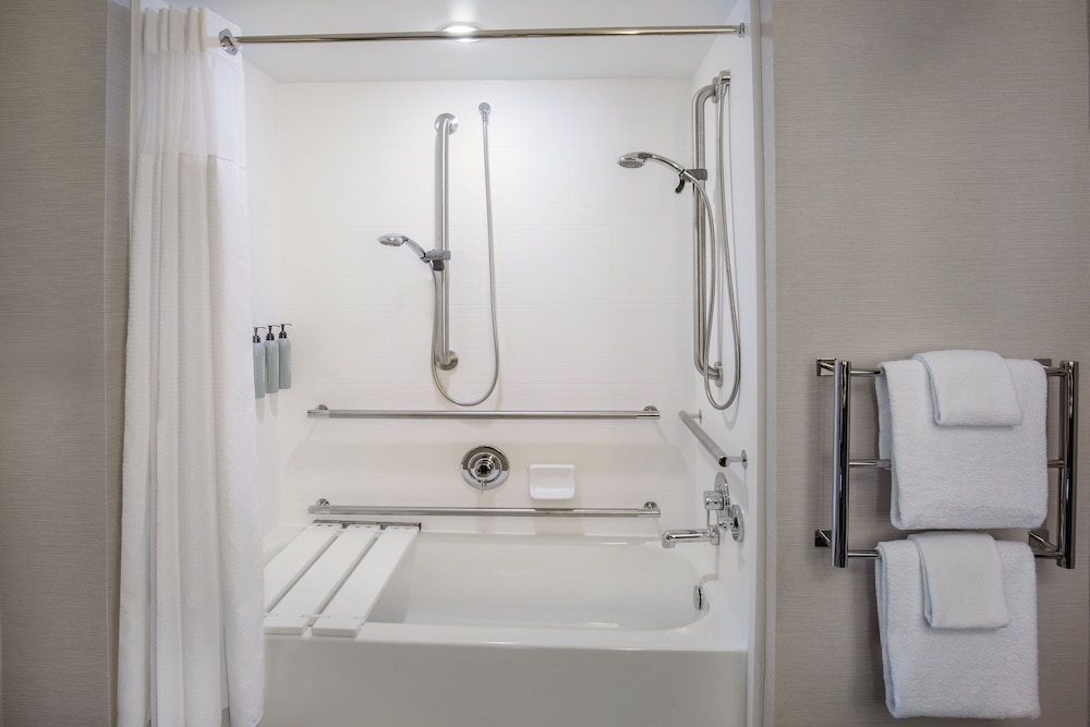 Courtyard by Marriott Boston Billerica Bedford - photo 14