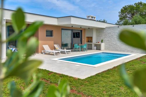 Villa Little Mo — 4-Star Luxury Hotel in Liznjan, Croatia