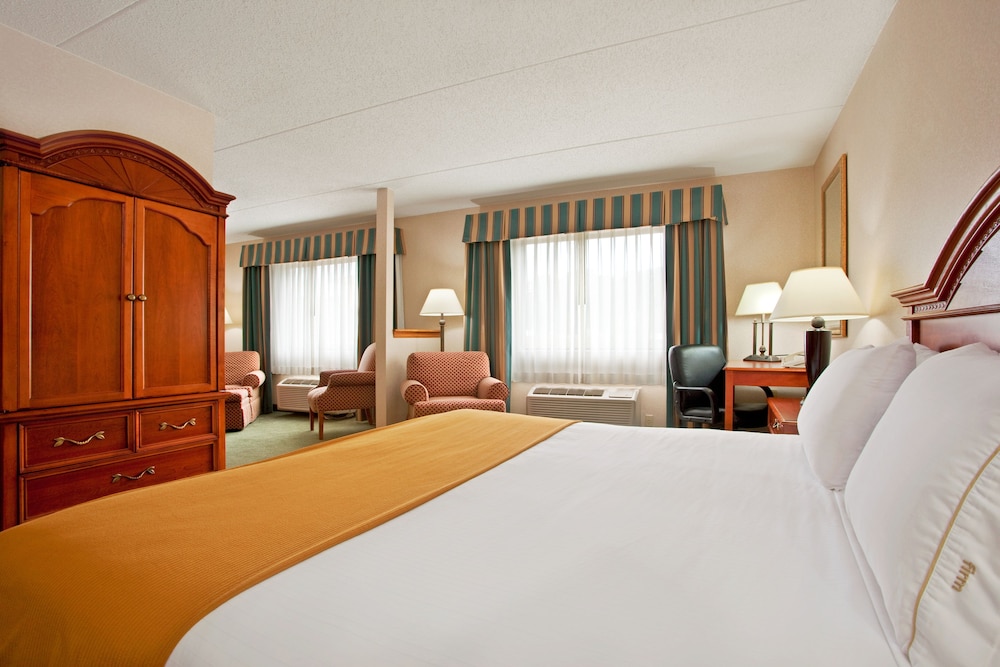 Holiday Inn Express Pittsburgh North by IHG - photo 3