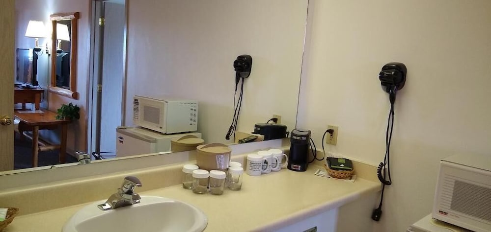 The Ponderosa Motel - photo 26