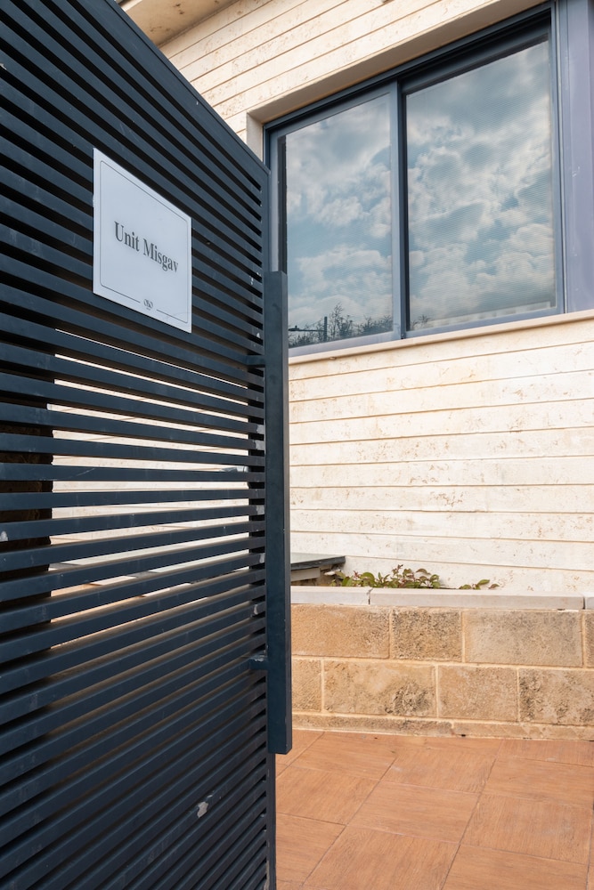 Huge & Lovely Unit 2BR 2BT By the beach in Rishon Leziyyon, Israel