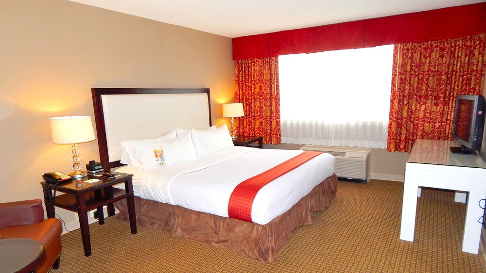 Holiday Inn Hotel & Suites Boston Peabody by IHG - photo 11