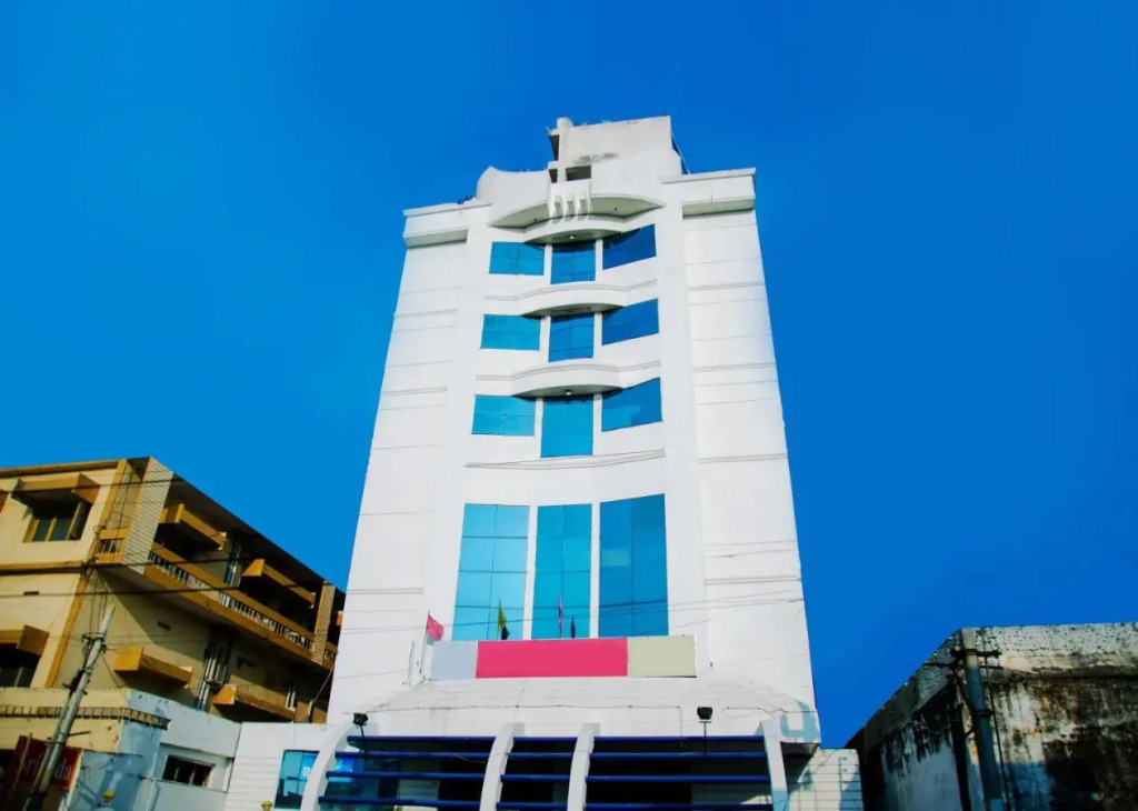 OYO Flagship 7999 Hotel Sripada in Vijayawada, India