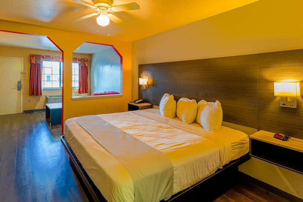 OYO Hotel Yoakum West - photo 8