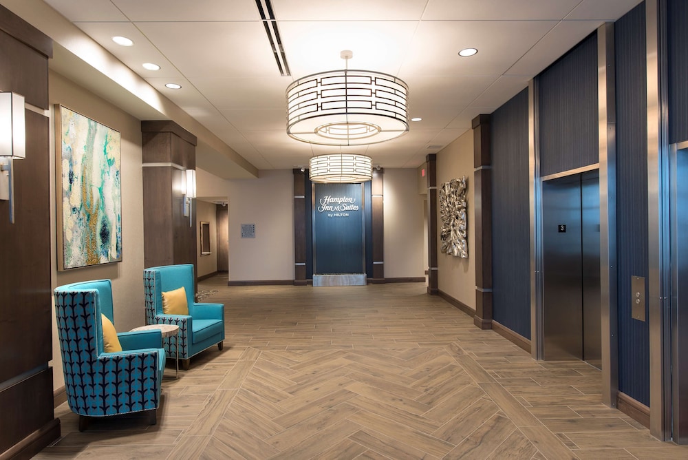 Hampton Inn & Suites Grand Rapids Downtown - photo 9
