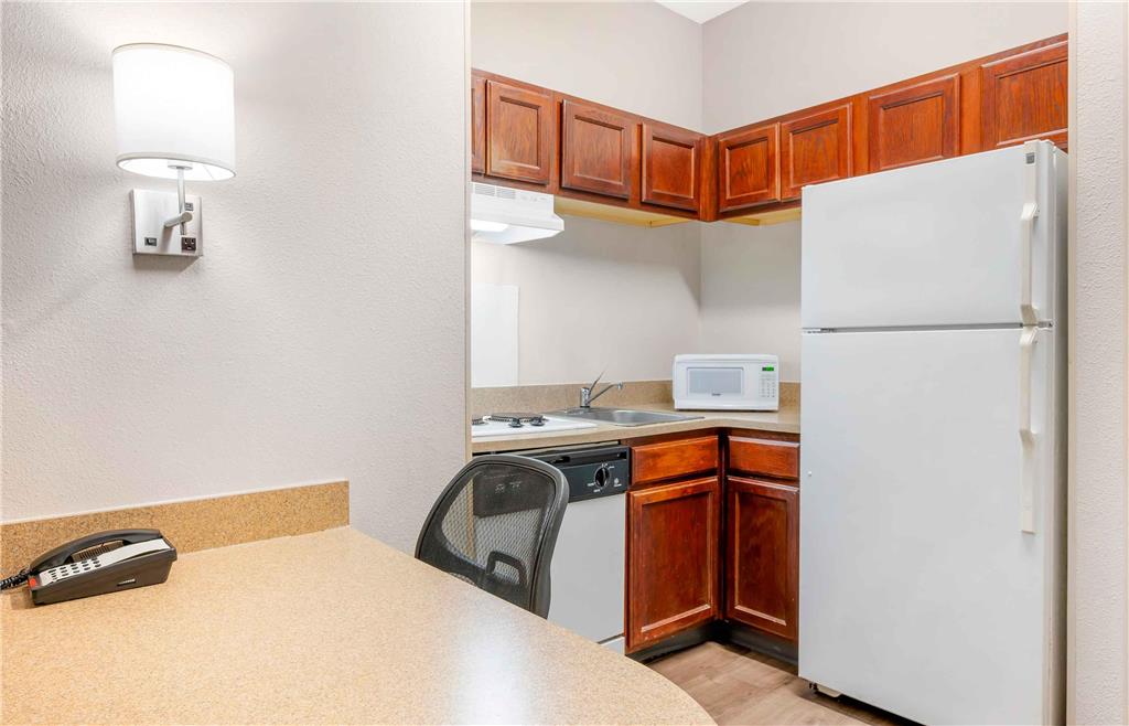Extended Stay America Suites Indianapolis Airport W Southern - photo 27