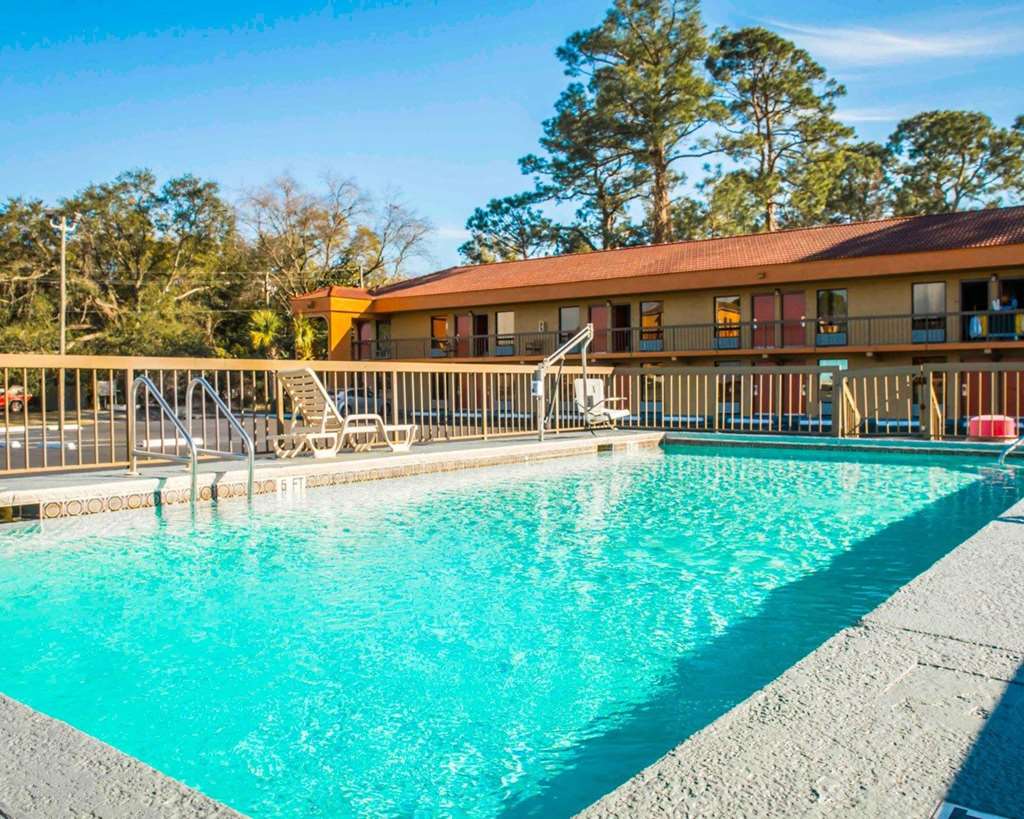 Econo Lodge Panama City St. Andrews - photo 24
