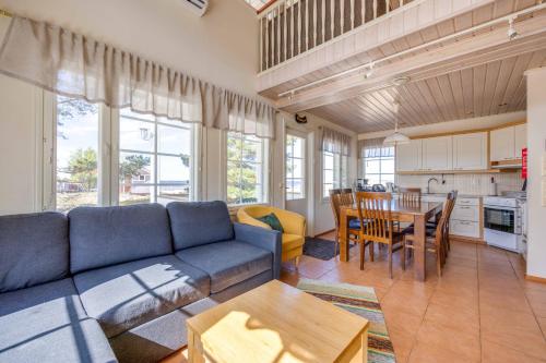 Beach House Rantadyyni 32 — 4-Star Luxury Hotel in Kalajoki, Finland