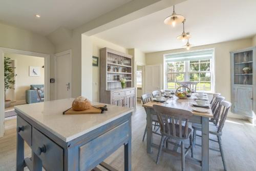 Ashdale in Unknown City, United Kingdom