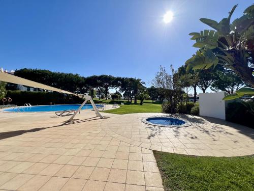 Vilamoura Sunny Garden With Pool by Homing — 4-Star Luxury Hotel in Vilamoura, Portugal