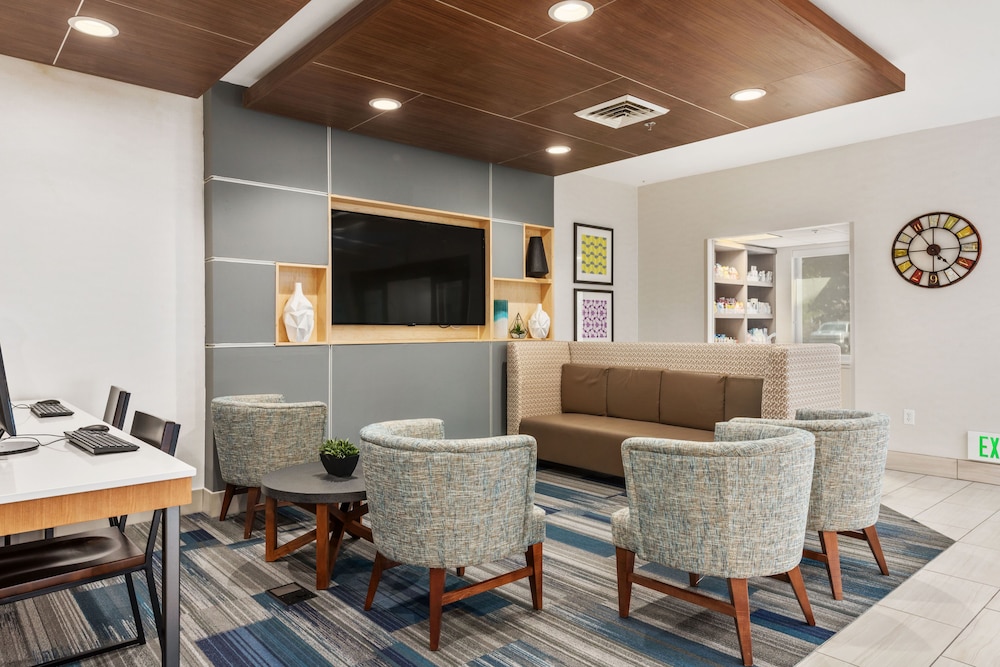 Holiday Inn Express Hotel and Suites West Valley by IHG - photo 41