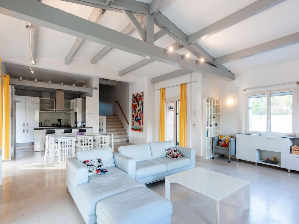 Holiday Home in France With Private Pool — 5-Star Luxury Hotel in Seillans, France