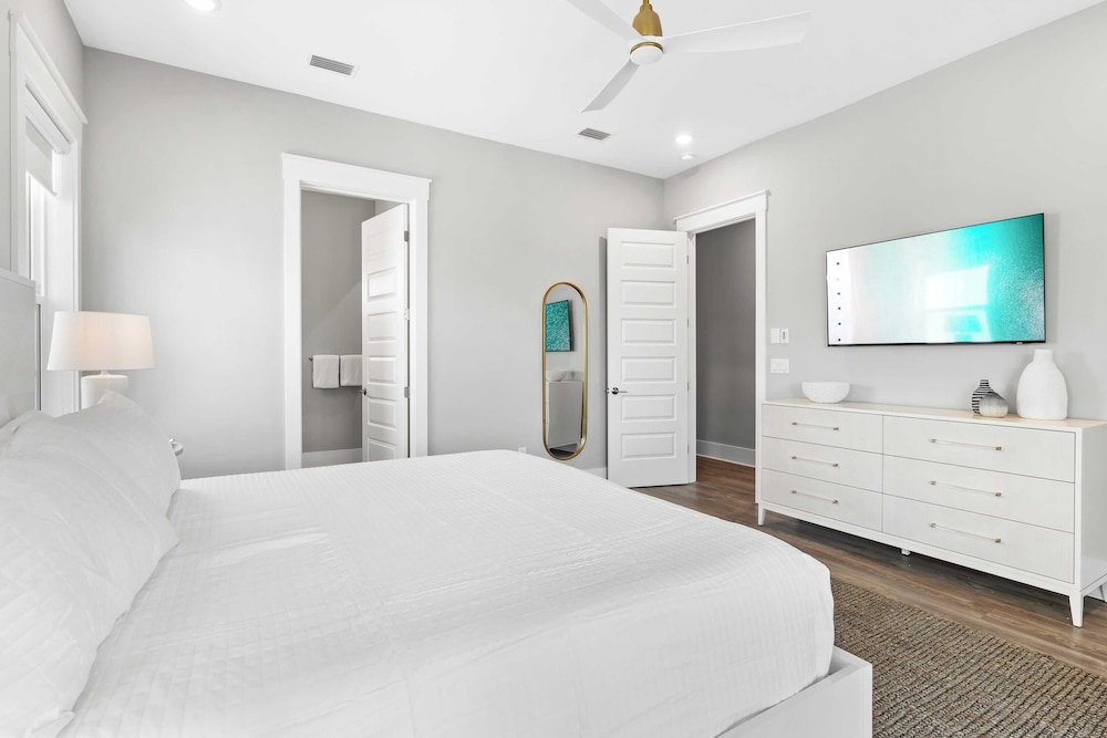 Sea Dweller by Avantstay Rooftop Spa Gulf View Golf Cart Pool - photo 38