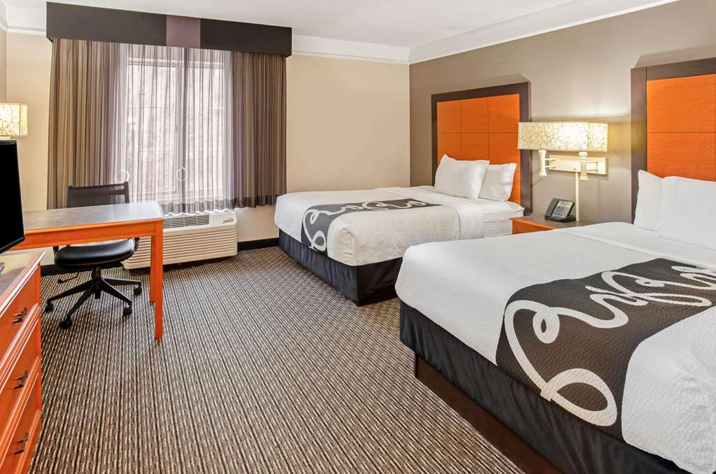 La Quinta Inn & Suites by Wyndham Birmingham Hoover - photo 28