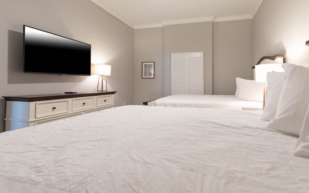Phoenix Gulf Tower 1503 3 Bedroom Condo - photo 8