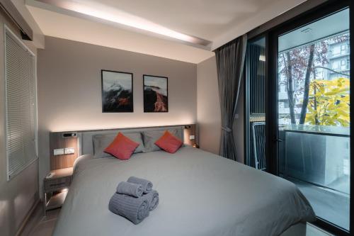 5 star Luxurious 1BD apt King Bed Thong Lor