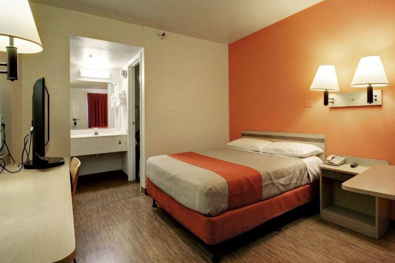 Super 8 by Wyndham Woods Cross Salt Lake City North - photo 15