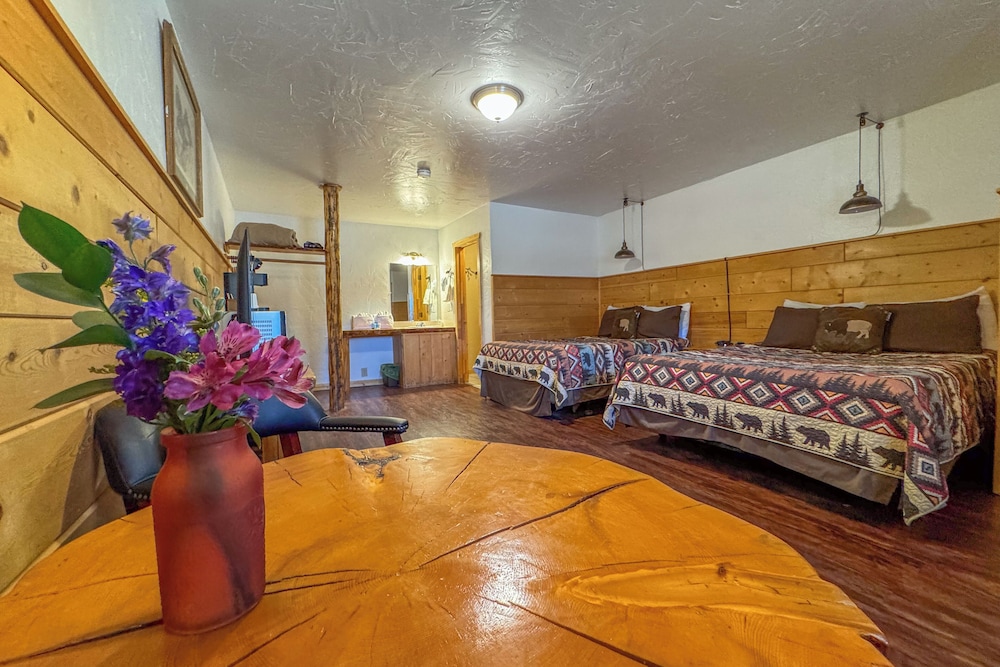 Chinook Winds Motel - photo 77
