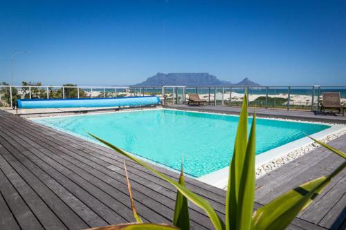 Beachfront Luxury Living A106 Seaspray Blouberg — 4-Star Luxury Hotel in Cape Town, South Africa