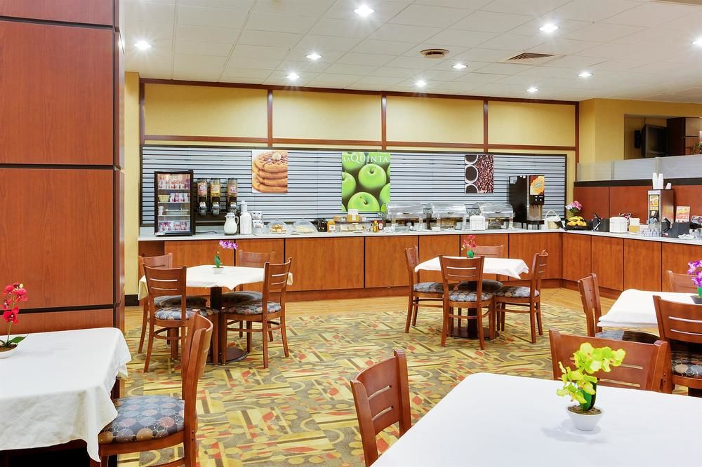 Holiday Inn Pittsburgh North - photo 3