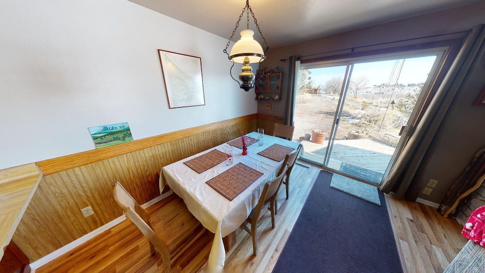 Hideout FT Abajo Stunning Views - photo 8