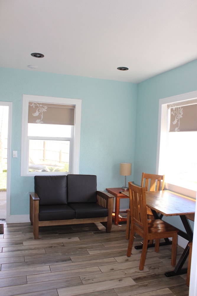Shoreline Suites & Cabana Cottages - photo 80