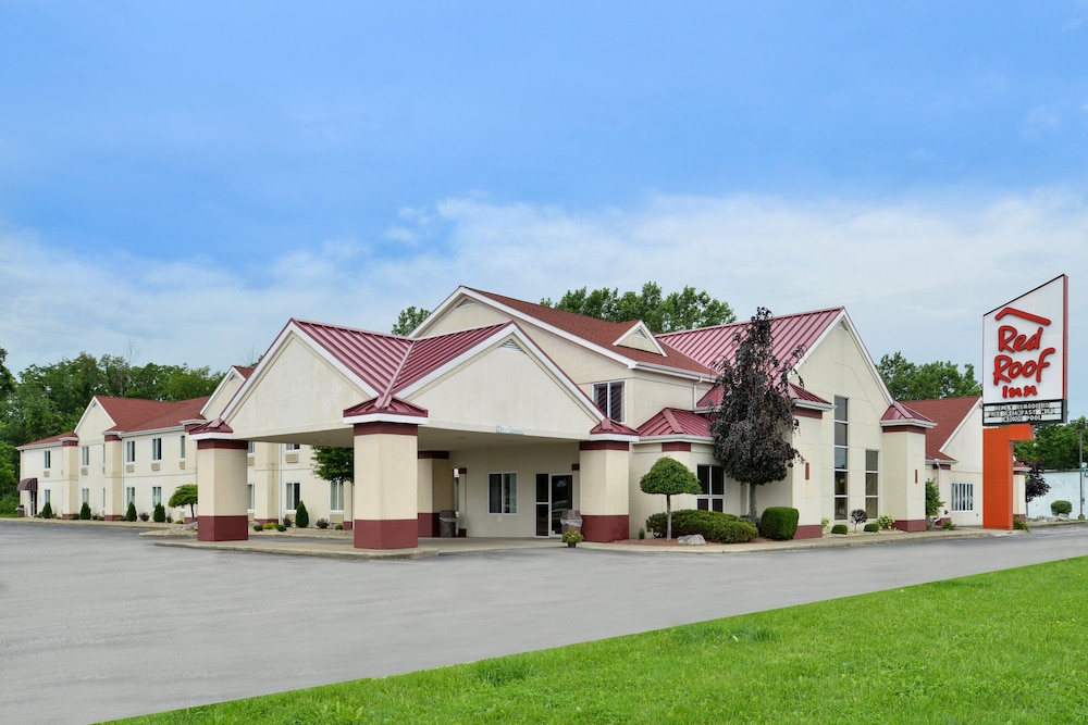 Red Roof Inn Sandusky Milan - photo 20