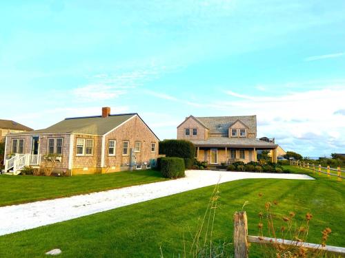 Luxury Dreamy Madaket Destination Beachside Ocean Views Lifelong Memories — Nantucket