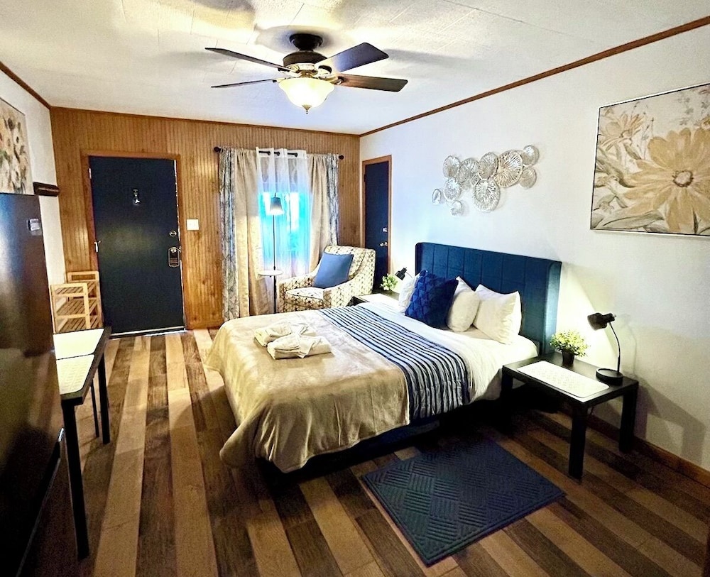 High Point Country Inn — hotel in Sussex