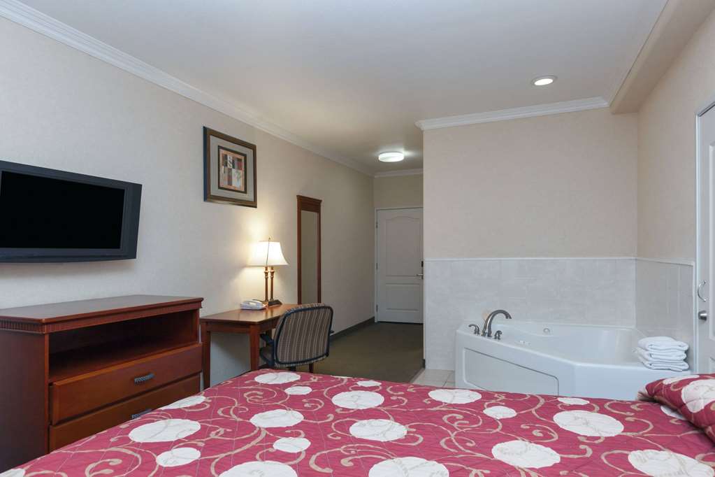 Howard Johnson By Wyndham Bakersfield CA - photo 12