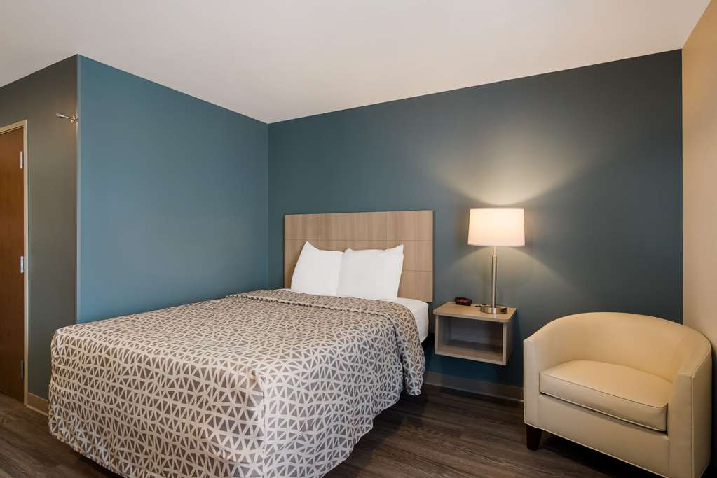WoodSpring Suites Grand Rapids Kentwood - photo 17