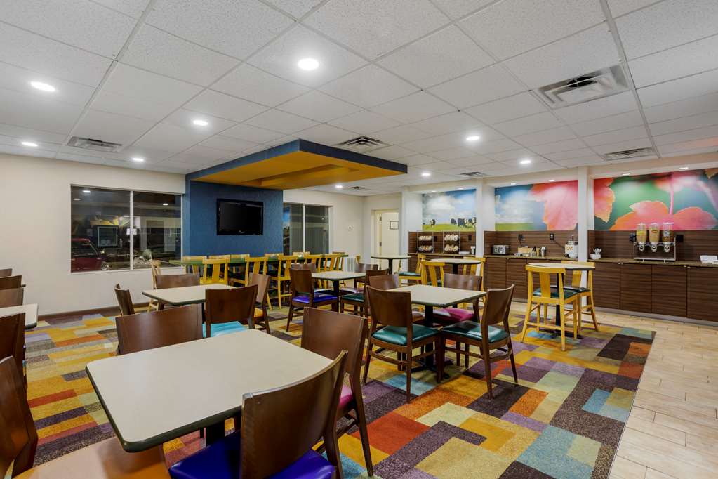 Comfort Inn & Suites Mt. Laurel Philadelphia - photo 36