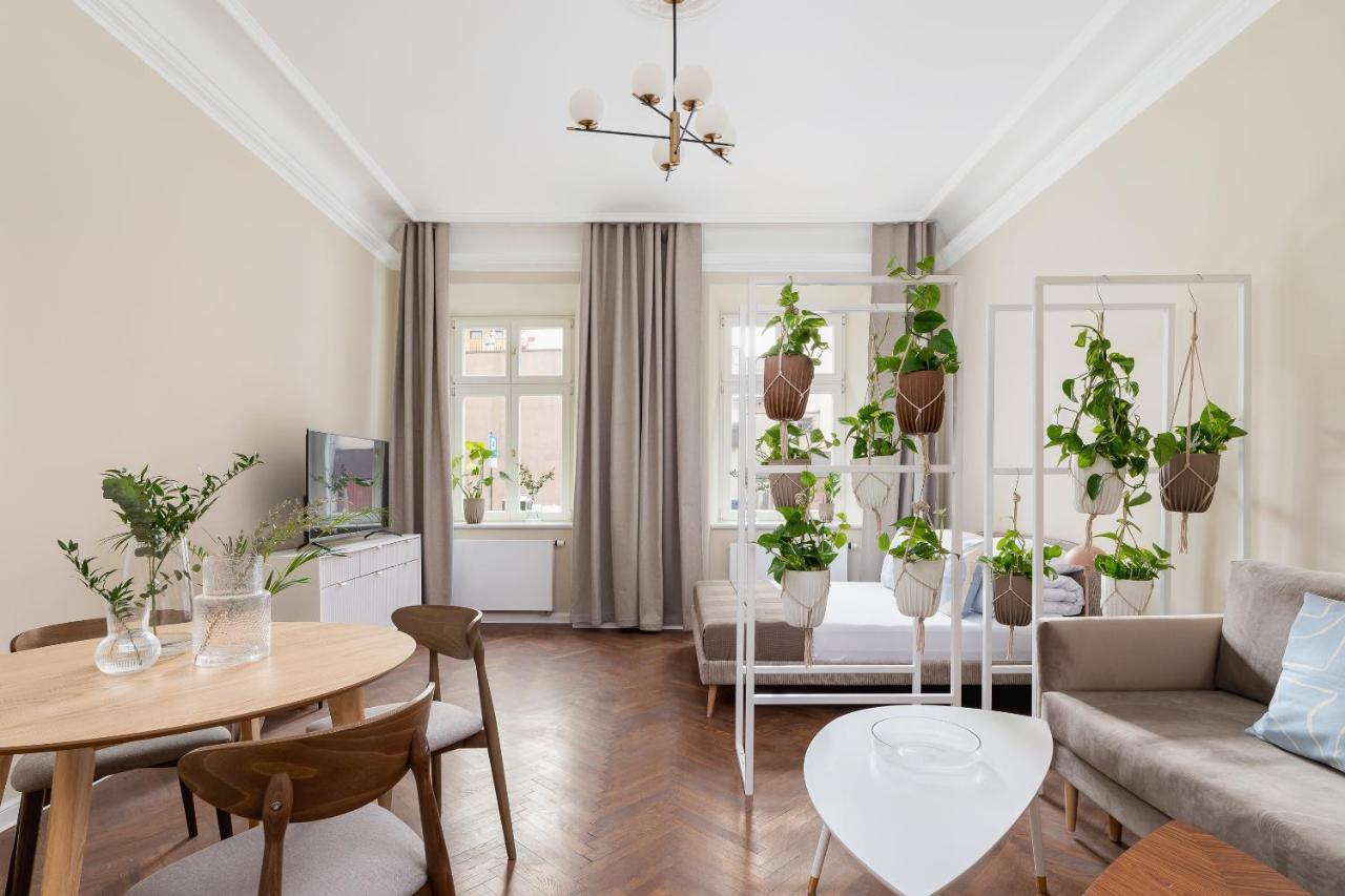 3 Bedroom Apartment Rejtana 10 — 4-Star Luxury Hotel in Krakow, Poland