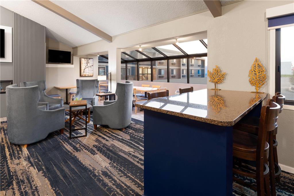 AmericInn by Wyndham Chippewa Falls - photo 8