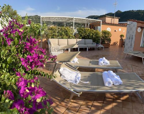 The Rooftop Terrace b&b Two Double Rooms with private bathrooms and an equipped roof terrace — 4-Star Luxury Hotel in Sant'agnello, Italy