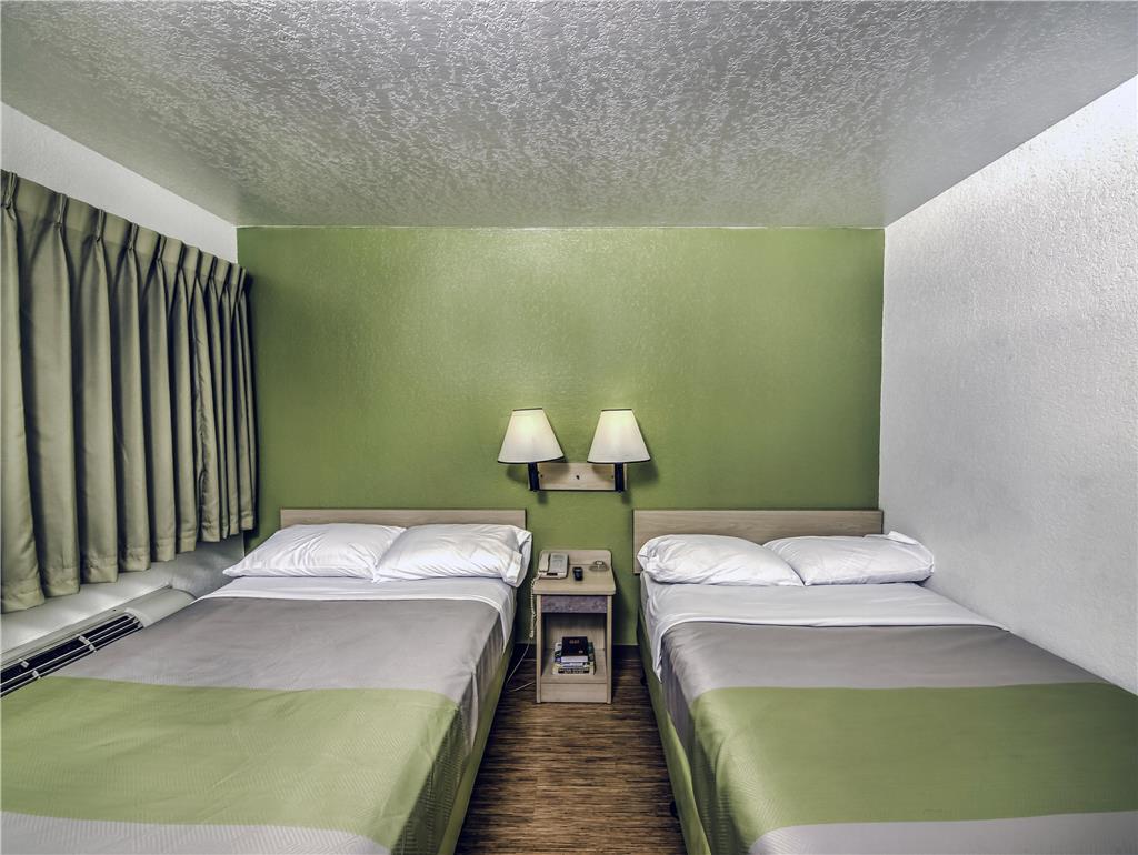 Motel6 Colorado Springs CO South Metro Area - photo 6